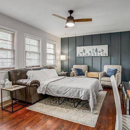 Chic Home With Huge Grassy Yard 7 Mins To Arrowhead Stadium อินดีเพนเดนซ์ ภายนอก รูปภาพ