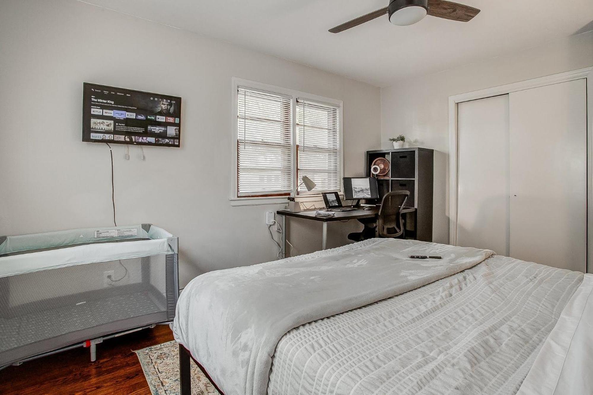 Chic Home With Huge Grassy Yard 7 Mins To Arrowhead Stadium อินดีเพนเดนซ์ ภายนอก รูปภาพ