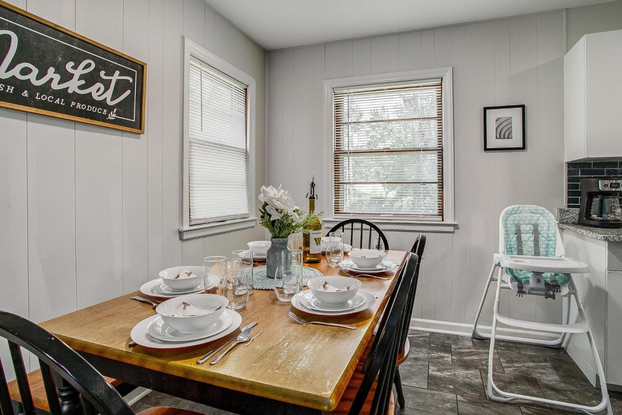 Chic Home With Huge Grassy Yard 7 Mins To Arrowhead Stadium อินดีเพนเดนซ์ ภายนอก รูปภาพ
