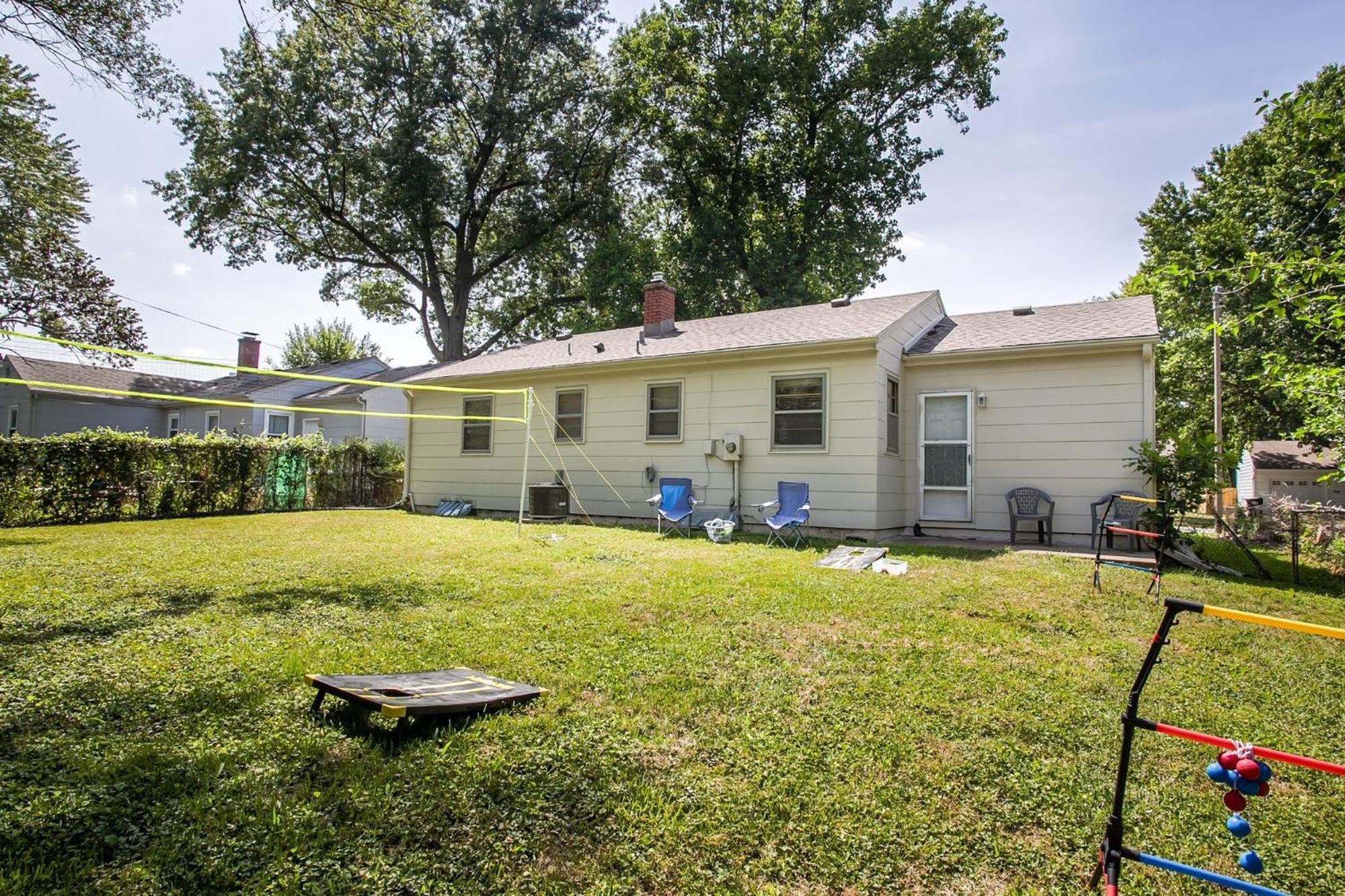 Chic Home With Huge Grassy Yard 7 Mins To Arrowhead Stadium อินดีเพนเดนซ์ ภายนอก รูปภาพ